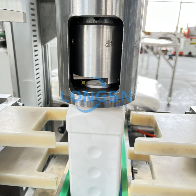 Máquina de recortadora de boca de botella de plástico completamente automática